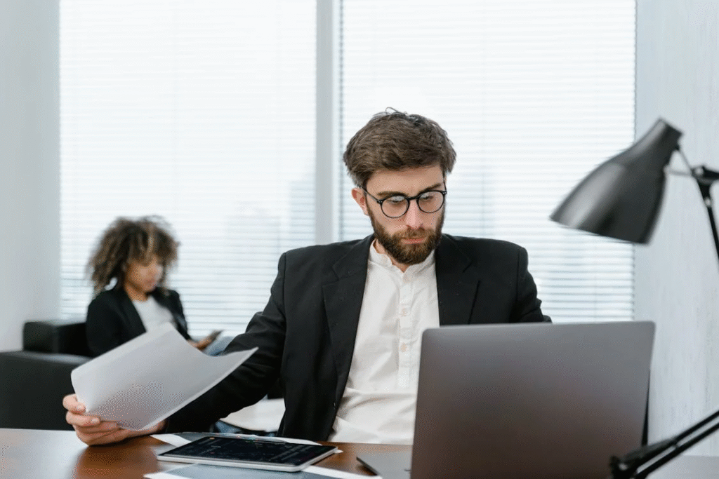 Fixed fee commercial lease solicitor reviewing break clause agreement for UK tenant